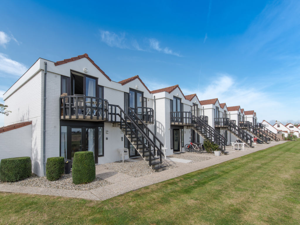 La Bella Vita parking and shared pool | Boeken bij Flickmyhouse