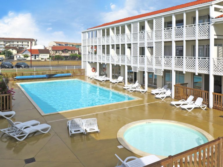 Les Balcons des Pêcheurs | Boeken bij Flickmyhouse