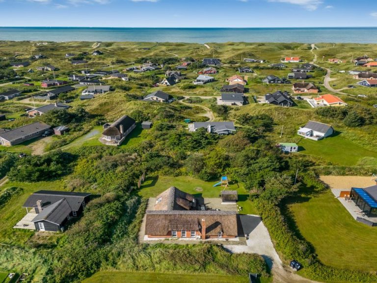 "Ruse" - 500m from the sea | Boeken bij Flickmyhouse