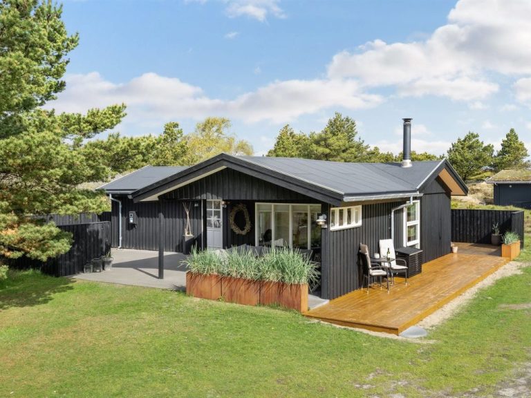 "Monja" - 2.2km from the sea | Boeken bij Flickmyhouse