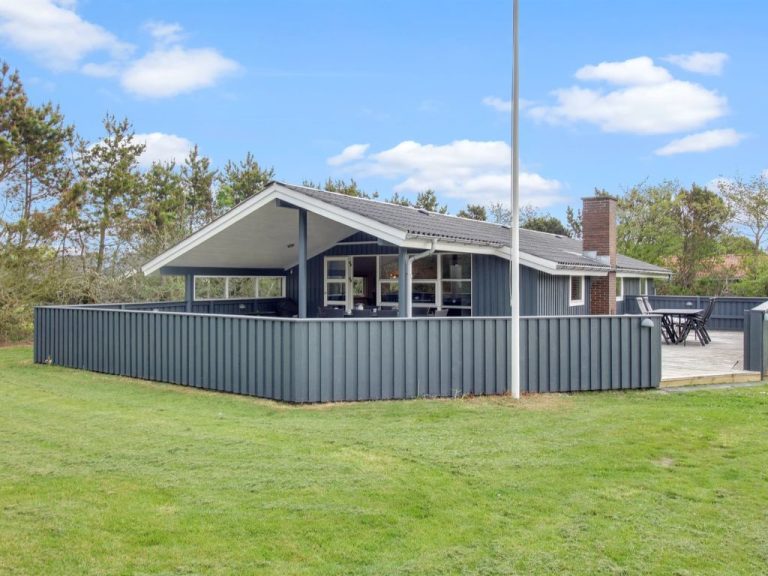 "Everd" - 500m to the inlet | Boeken bij Flickmyhouse