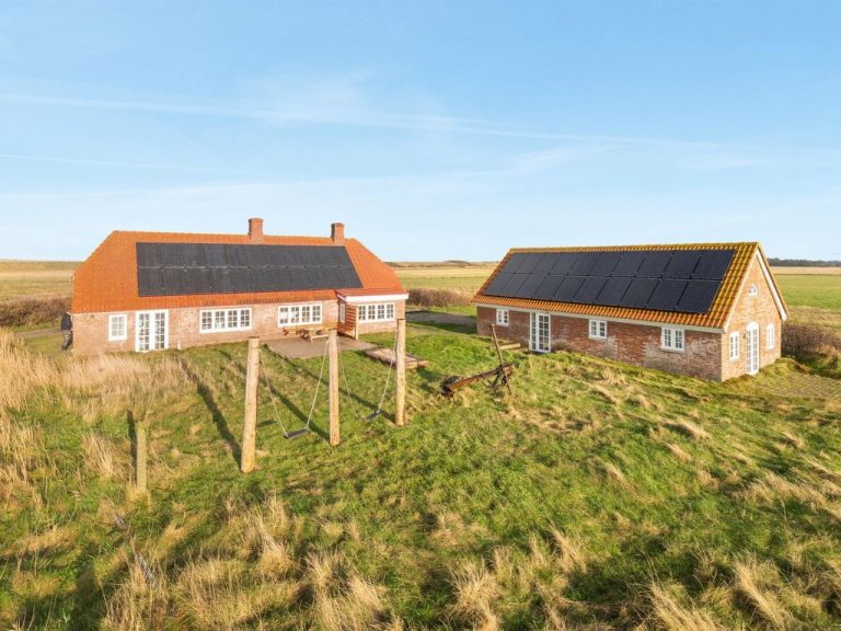 "Answald" - 250m from the sea | Boeken bij Flickmyhouse