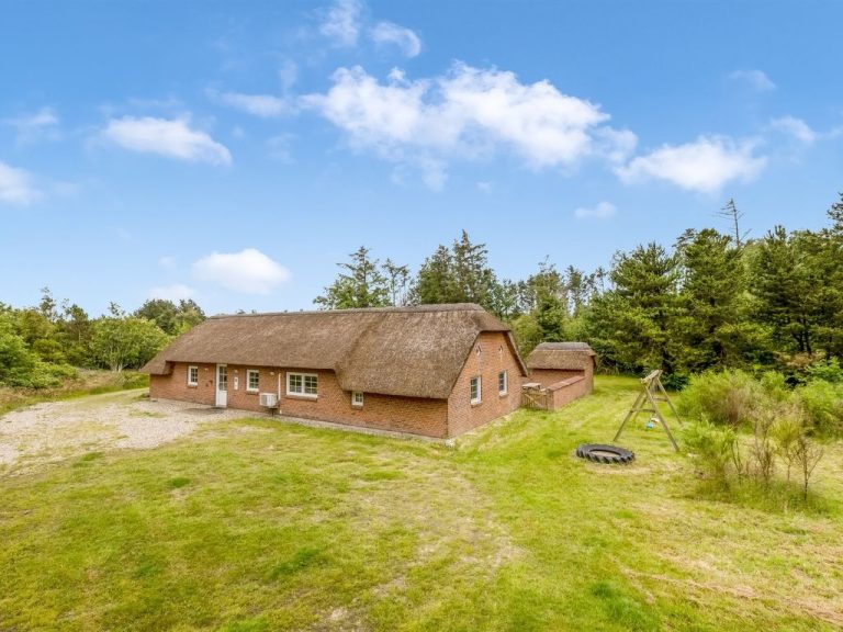 "Marilisa" - 700m to the inlet | Boeken bij Flickmyhouse