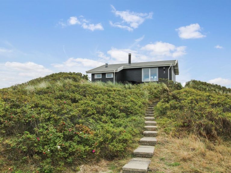 "Ami" - 200m from the sea | Boeken bij Flickmyhouse