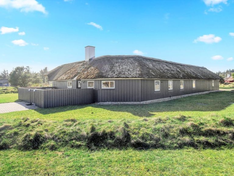 "Ansine" - 1.2km from the sea | Boeken bij Flickmyhouse