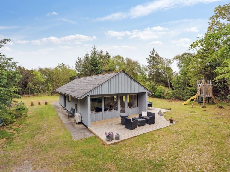 "Marta" - 1.5km from the sea | Boeken bij Flickmyhouse