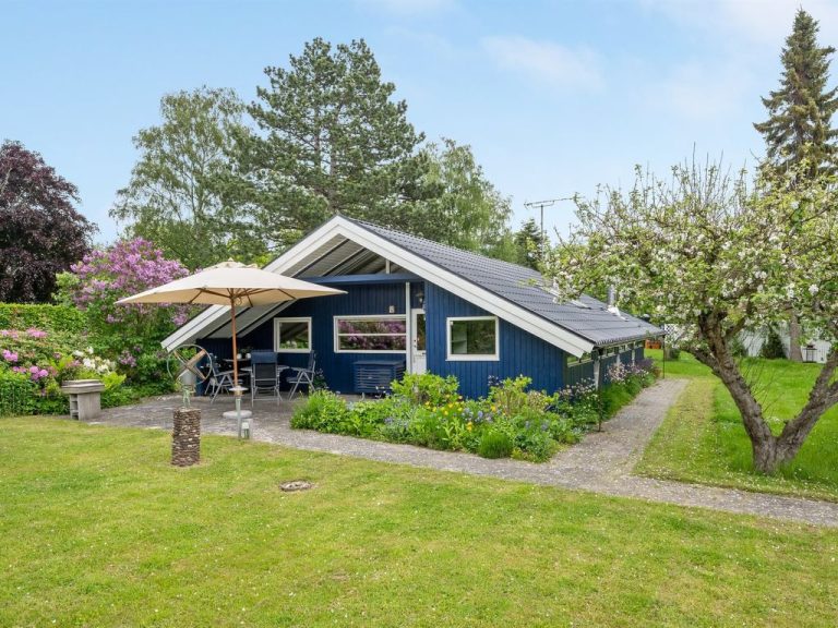 "Begitta" - 350m from the sea | Boeken bij Flickmyhouse