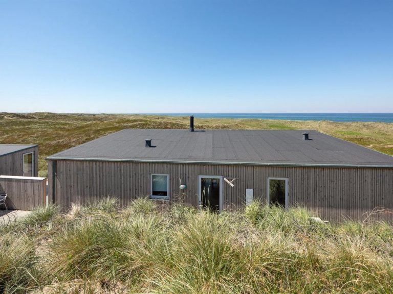 "Ginne" - 125m from the sea | Boeken bij Flickmyhouse