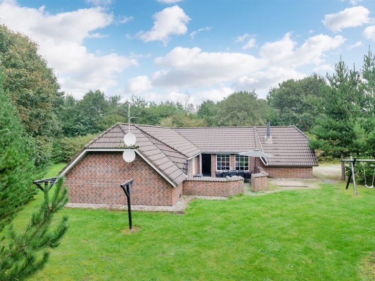 "Tyge" - 10km from the sea | Boeken bij Flickmyhouse