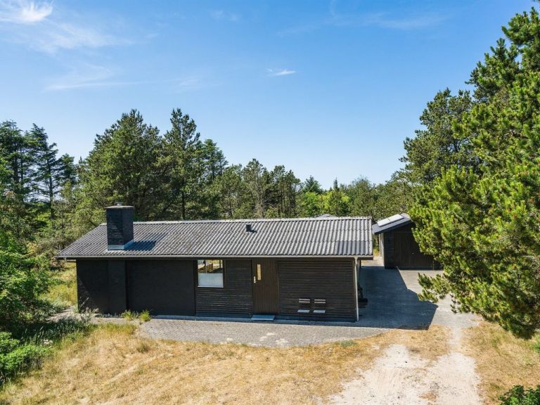 "Barba" - 2km from the sea | Boeken bij Flickmyhouse