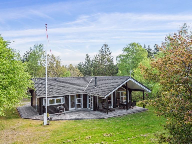 "Hejdi" - 350m from the sea | Boeken bij Flickmyhouse