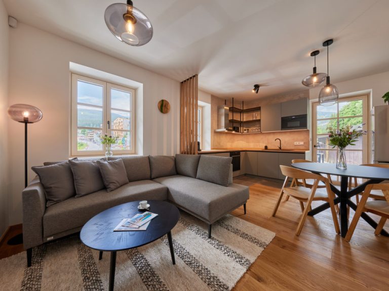 Máj | Boeken bij Flickmyhouse