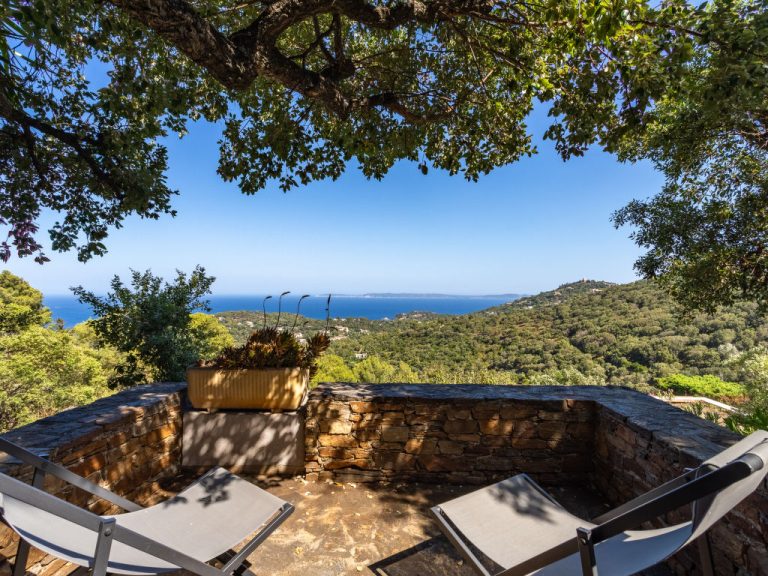 Village Les Fourches | Boeken bij Flickmyhouse