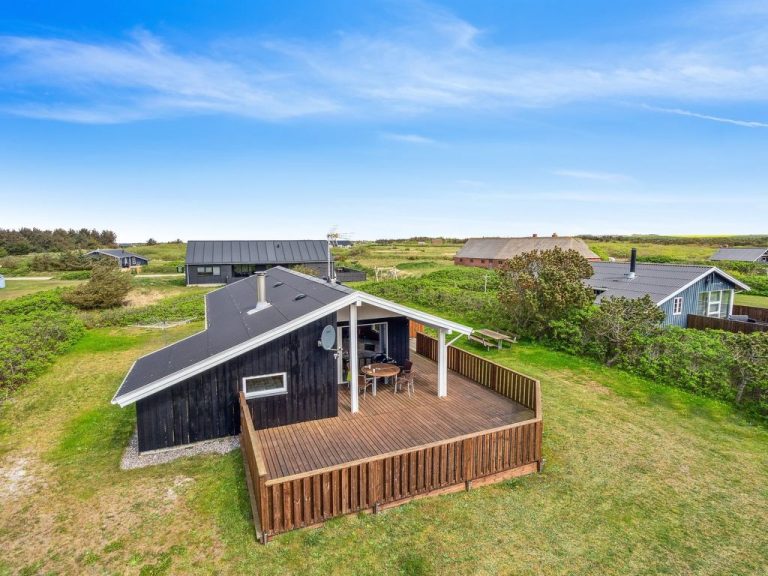 "Wolter" - 700m from the sea | Boeken bij Flickmyhouse