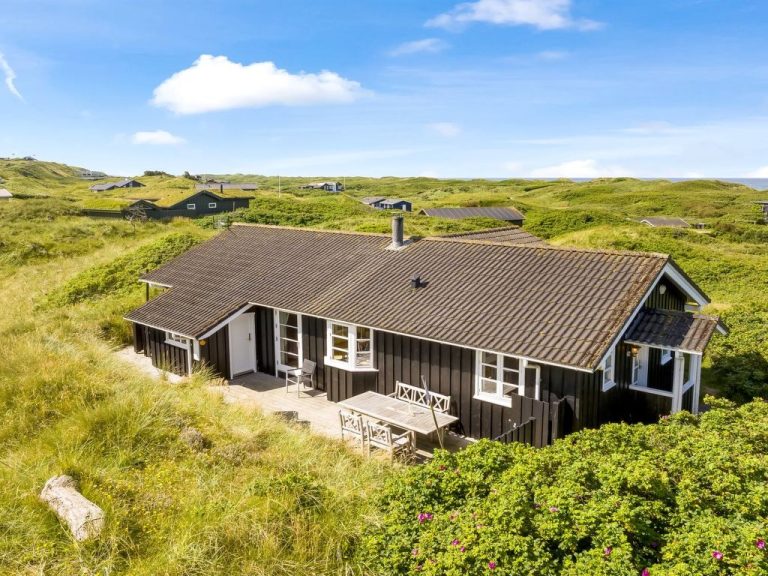 "Kasperi" - 250m from the sea | Boeken bij Flickmyhouse
