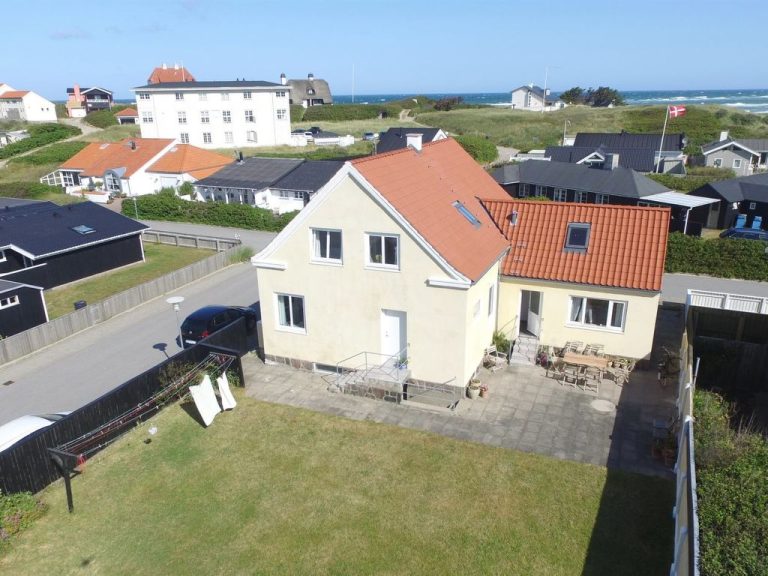 "Bruse" - 125m from the sea | Boeken bij Flickmyhouse