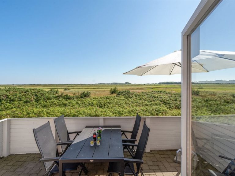 "Maura" - 2.3km from the sea | Boeken bij Flickmyhouse