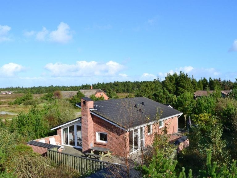 "Elsy" - 2.6km from the sea | Boeken bij Flickmyhouse