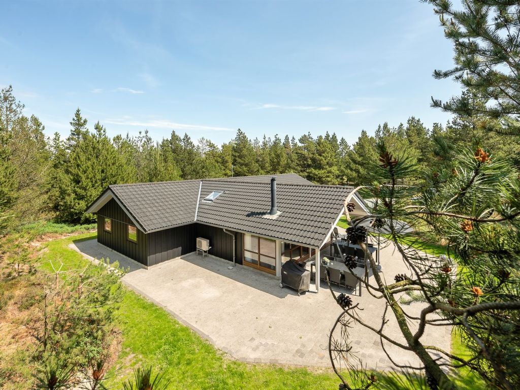 "Jonas" - 2.4km from the sea | Boeken bij Flickmyhouse