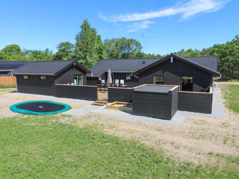 "Tahvo" - 3.3km from the sea | Boeken bij Flickmyhouse