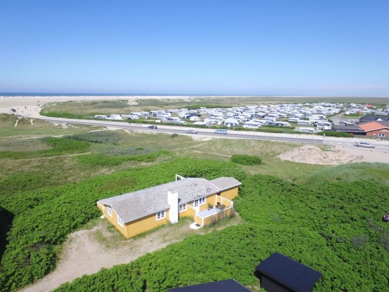 "Kristiarn" - 325m from the sea | Boeken bij Flickmyhouse