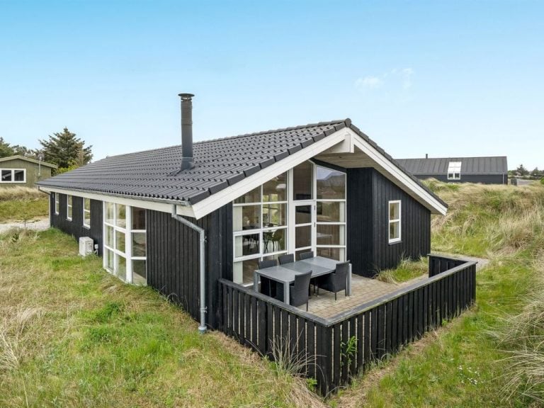 "Frido" - 400m from the sea | Boeken bij Flickmyhouse