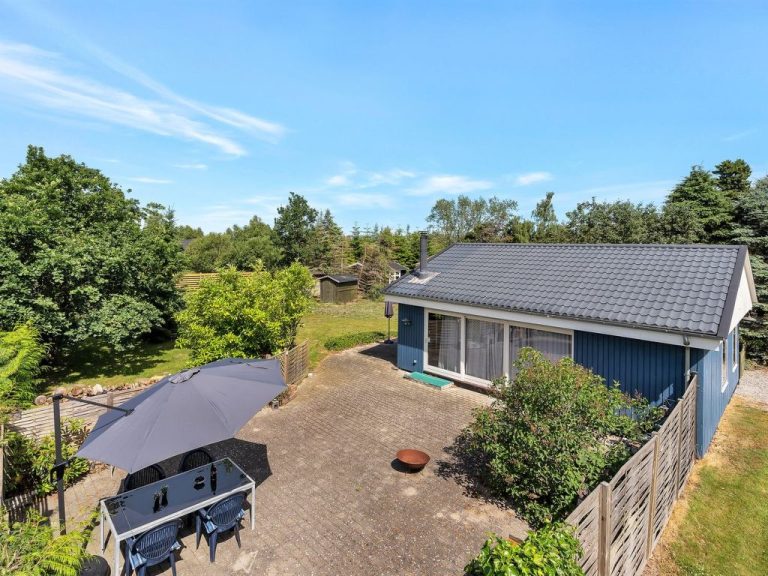 "Fabian" - 900m from the sea | Boeken bij Flickmyhouse