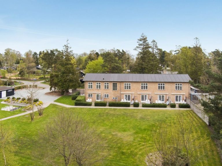 "Lenke" - 100m from the sea | Boeken bij Flickmyhouse