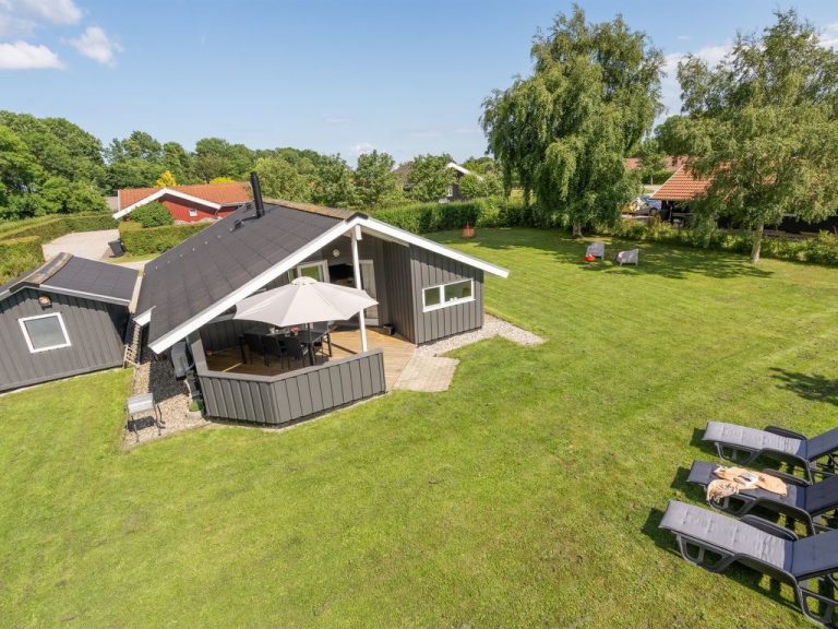 "Niska" - 300m from the sea | Boeken bij Flickmyhouse