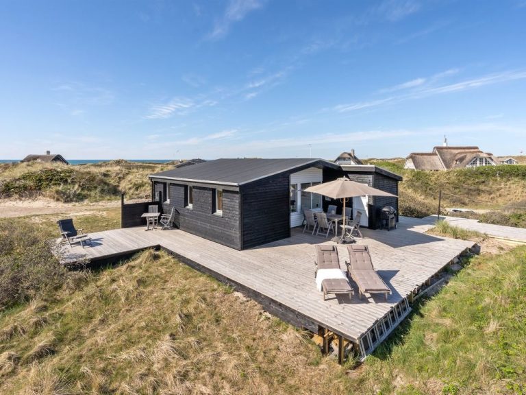 "Felis" - 200m from the sea | Boeken bij Flickmyhouse
