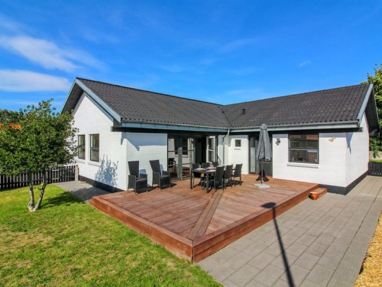 "Kælle" - 500m from the sea | Boeken bij Flickmyhouse