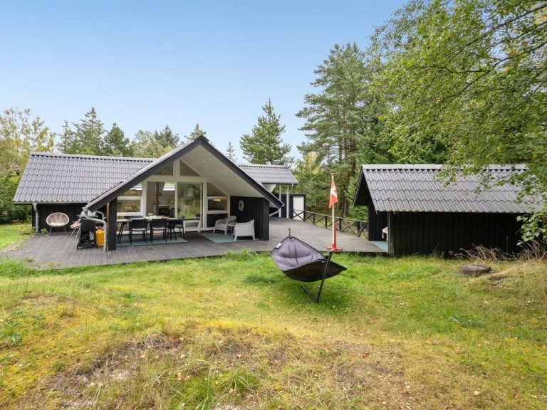 "Runa" - 500m from the sea | Boeken bij Flickmyhouse