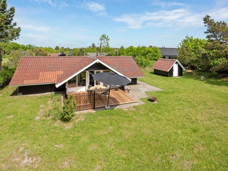 "Cornelia" - 100m to the inlet | Boeken bij Flickmyhouse