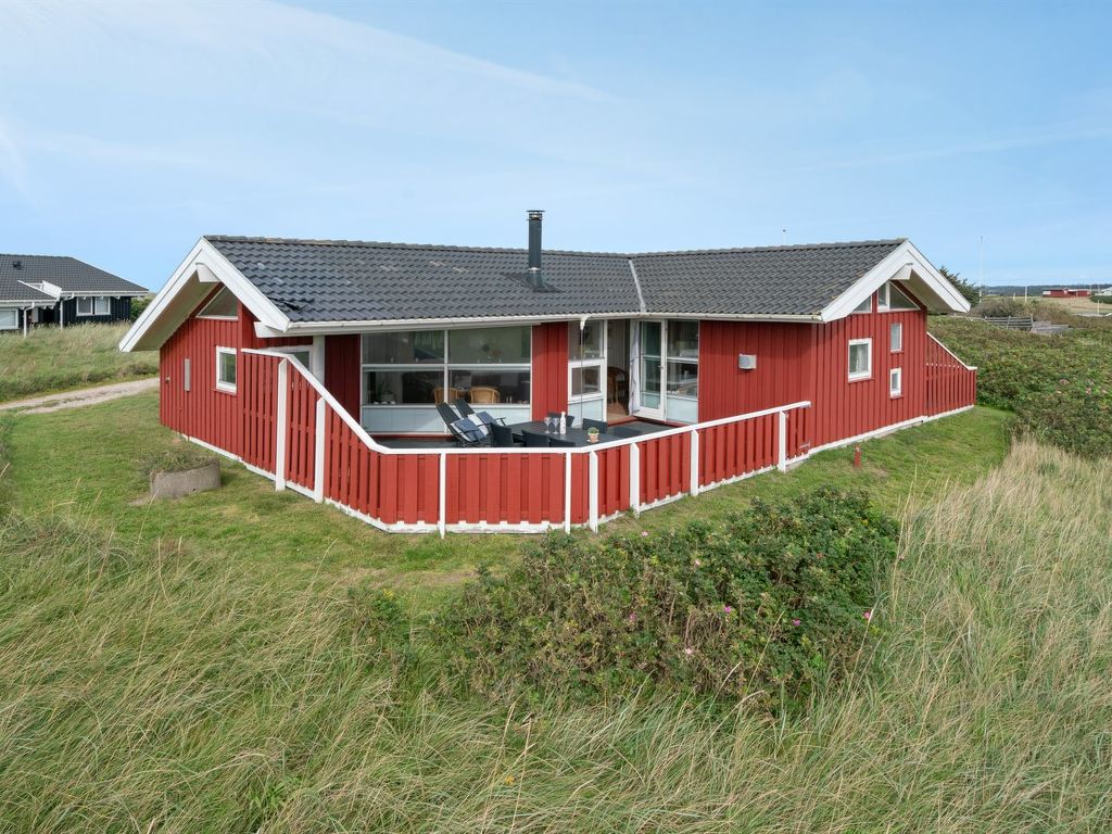 "Lien" - 160m from the sea | Boeken bij Flickmyhouse