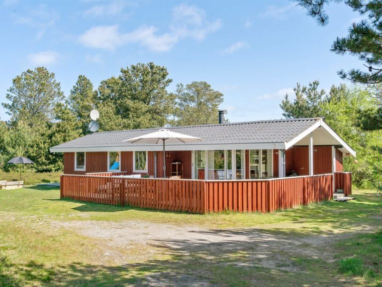 "Hrefna" - 350m from the sea | Boeken bij Flickmyhouse