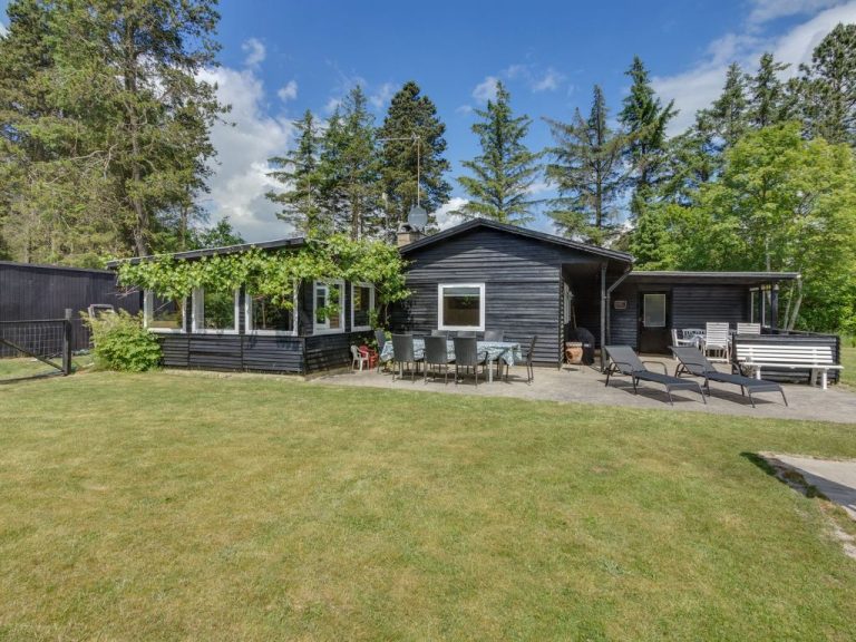 "Annamie" - 650m from the sea | Boeken bij Flickmyhouse