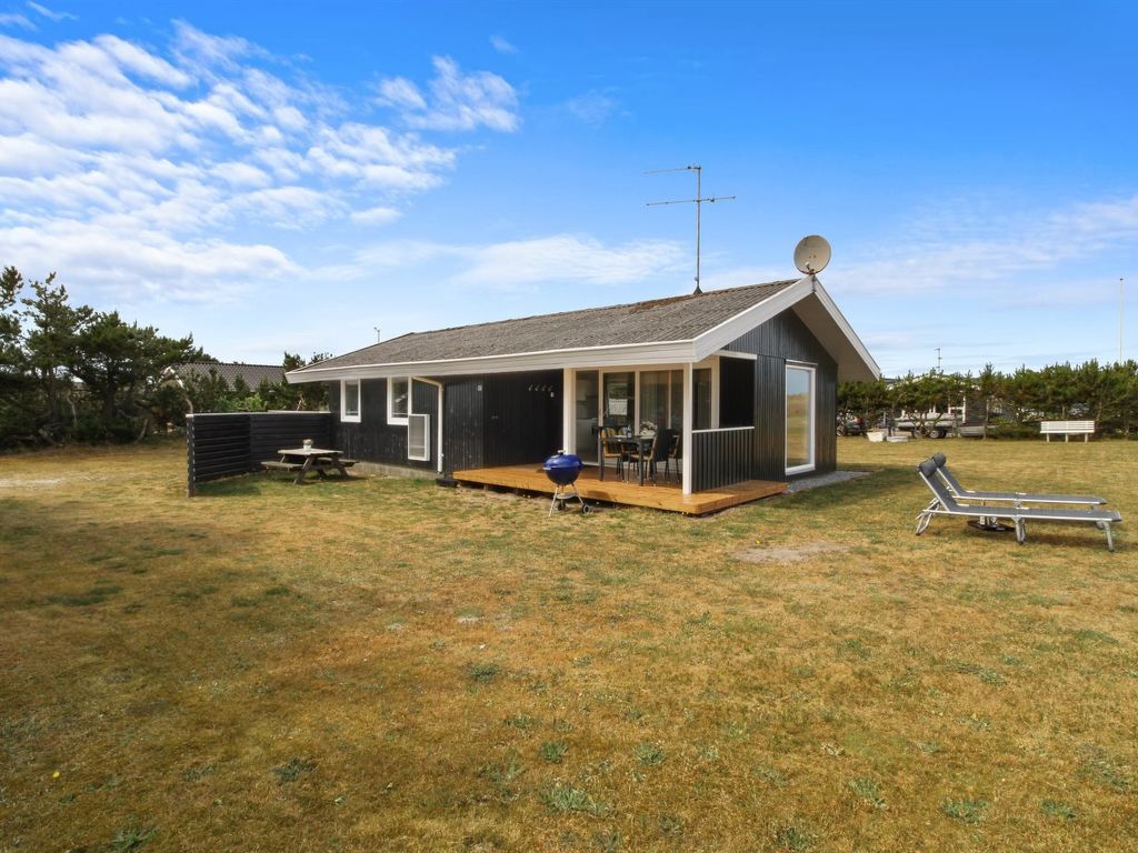 "Berndt" - 50m from the sea | Boeken bij Flickmyhouse