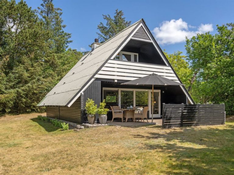 "Elina" - 500m from the sea | Boeken bij Flickmyhouse