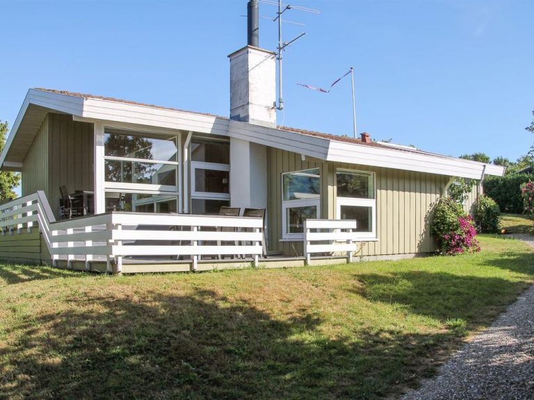 "Roel" - 500m from the sea | Boeken bij Flickmyhouse