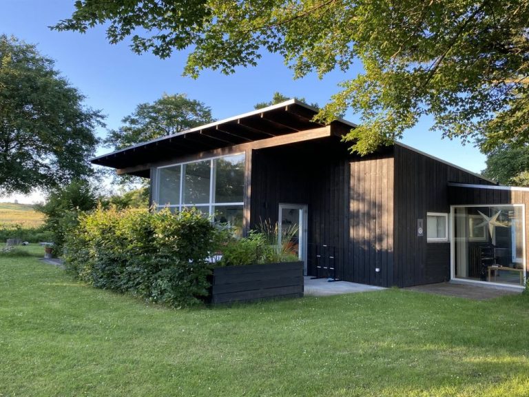 "Erkki" - 500m from the sea | Boeken bij Flickmyhouse