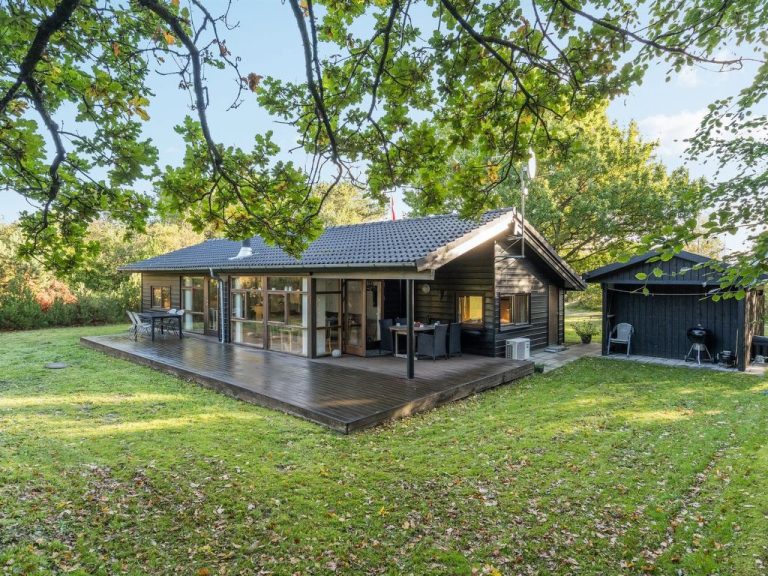 "Østmar" - 1.2km from the sea | Boeken bij Flickmyhouse