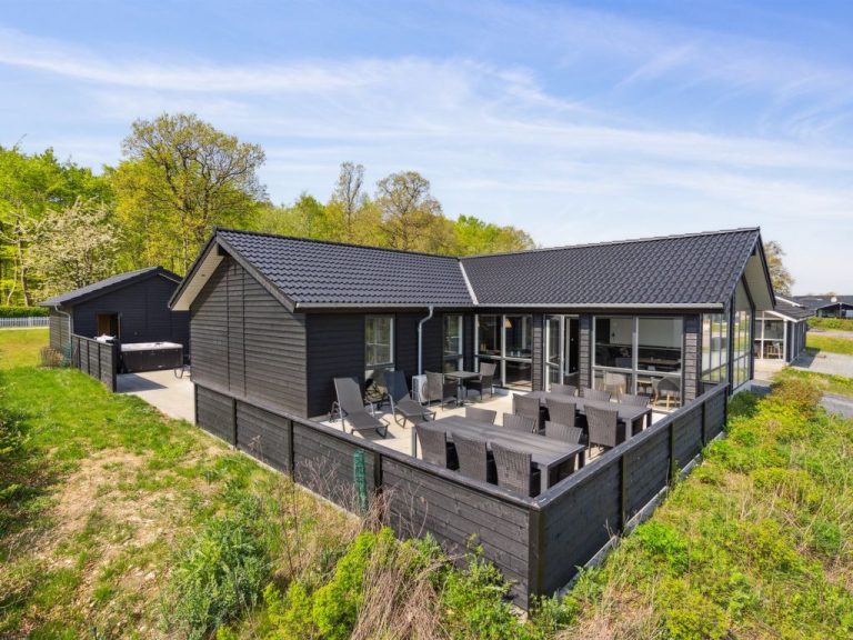 "Helina" - 180m from the sea | Boeken bij Flickmyhouse