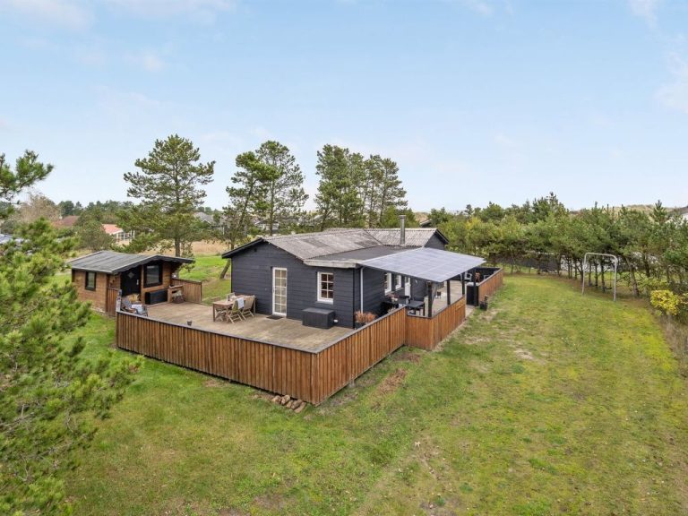 "Corina" - 100m from the sea | Boeken bij Flickmyhouse