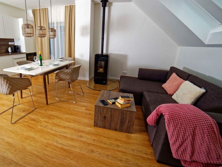 Lakeside Village 17 | Boeken bij Flickmyhouse