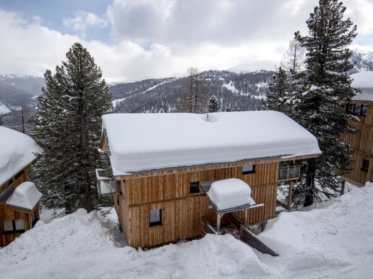 #26 mit IR-Sauna und Sprudelbad innen | Boeken bij Flickmyhouse