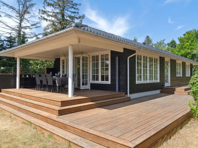 "Auke" - 100m from the sea | Boeken bij Flickmyhouse