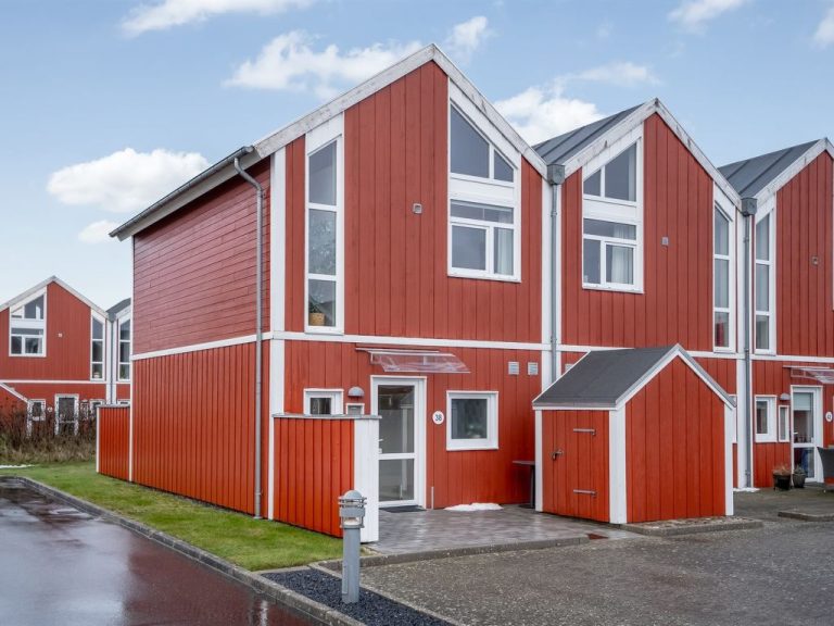 "Rikhard" - 800m from the sea | Boeken bij Flickmyhouse