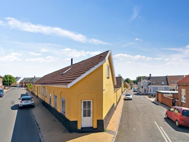 "Dagne" - 400m from the sea | Boeken bij Flickmyhouse