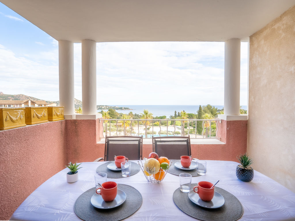 Le Village | Boeken bij Flickmyhouse