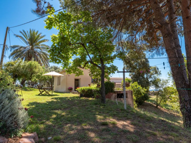 Maison Josée | Boeken bij Flickmyhouse